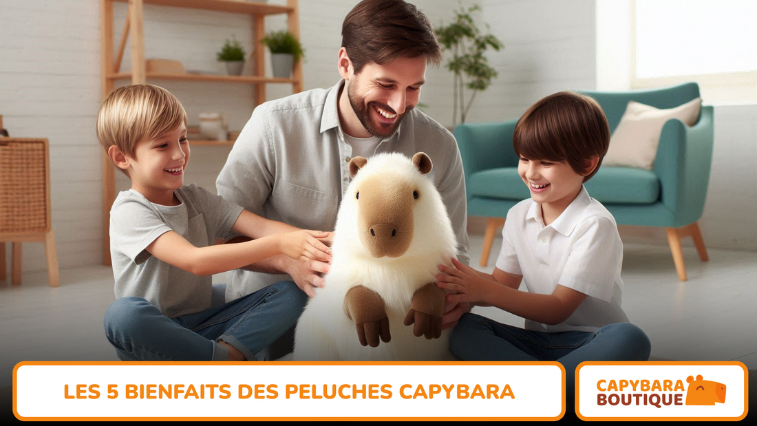 papa et enfants jouent avec une peluche capybara