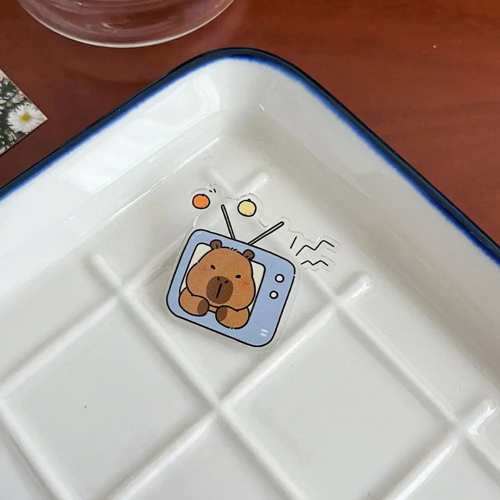 Capybara Pins Plastique - Télévision