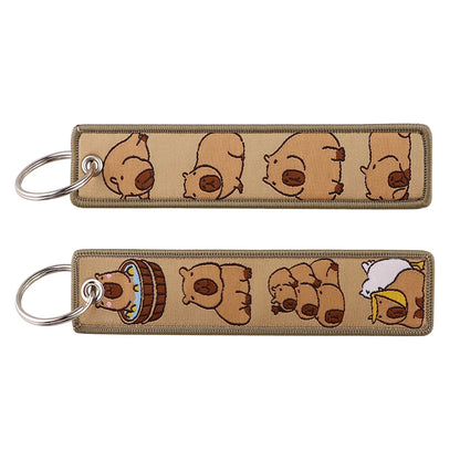 Porte-clé capybara brodé style boho fait main