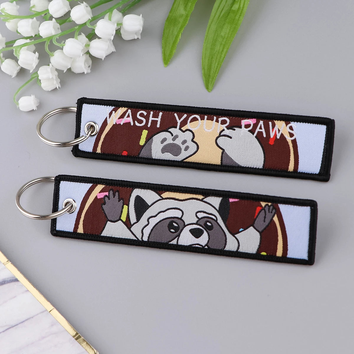 Porte-clé capybara brodé style boho fait main