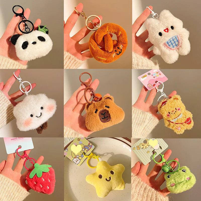 Porte-clé peluche capybara avec étoile pour sac et trousseau